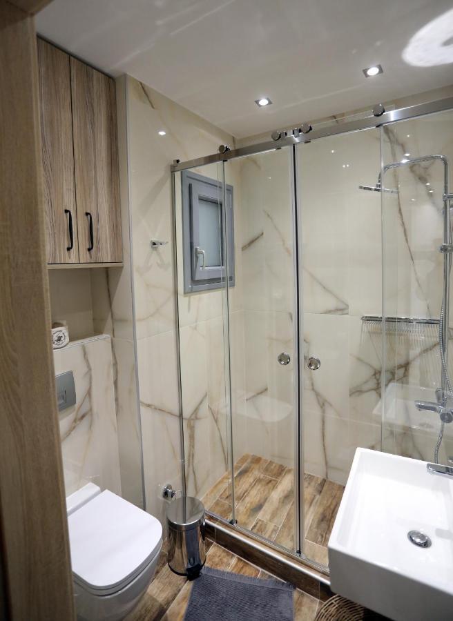 La Larissa Luxury Apartments Trekke Exterior photo