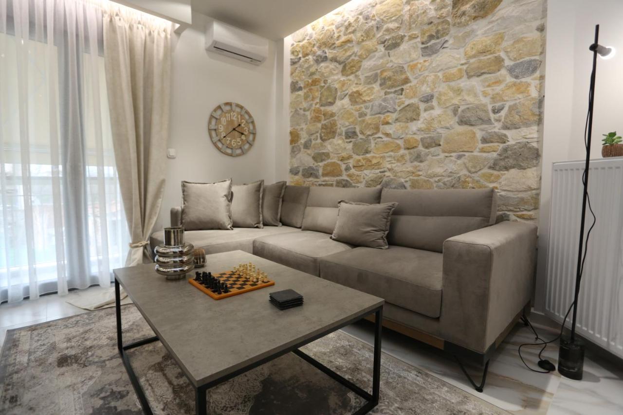La Larissa Luxury Apartments Trekke Exterior photo