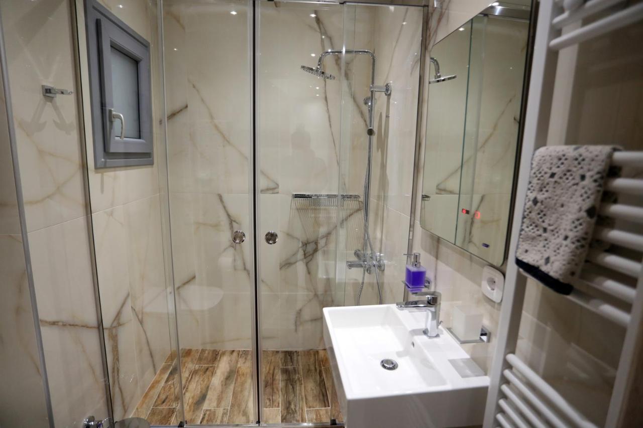 La Larissa Luxury Apartments Trekke Exterior photo