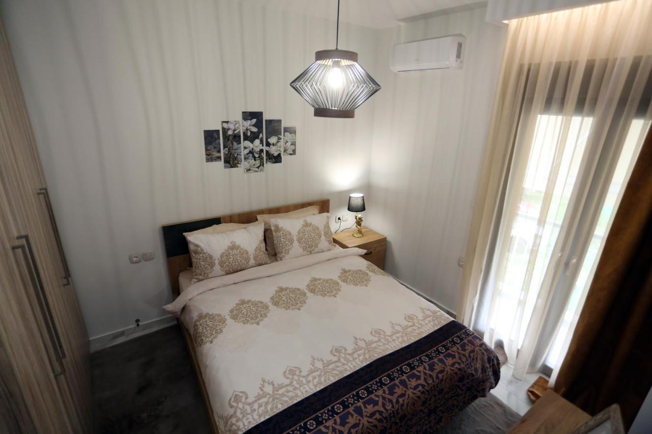 La Larissa Luxury Apartments Trekke Exterior photo