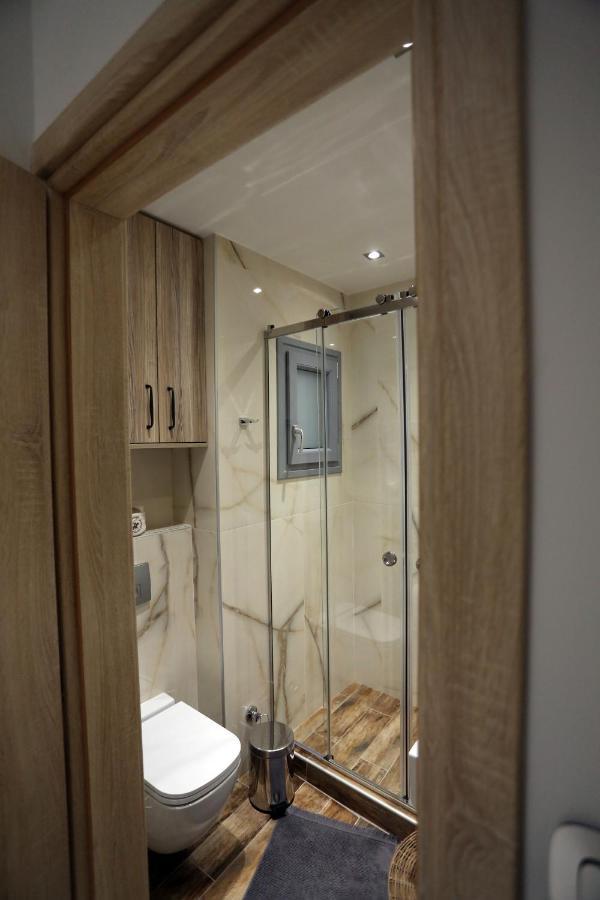 La Larissa Luxury Apartments Trekke Exterior photo